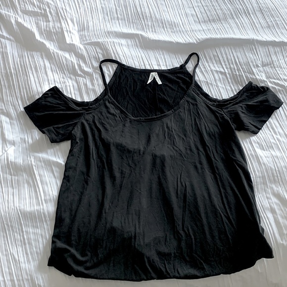Black cold shoulder tee - Picture 1 of 3